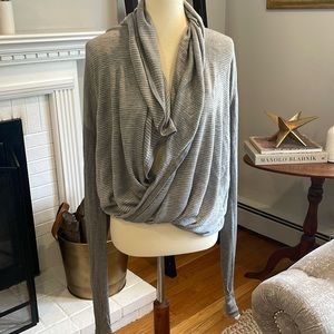 Lululemon sweater size 8